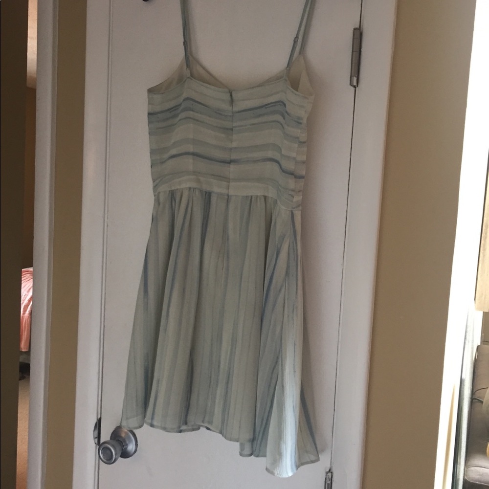 Dress - Picture 5 of 6